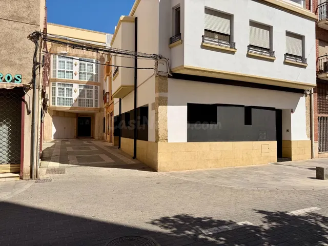 Plaza de garaje en venta en pleno centro de Almería - foto 3