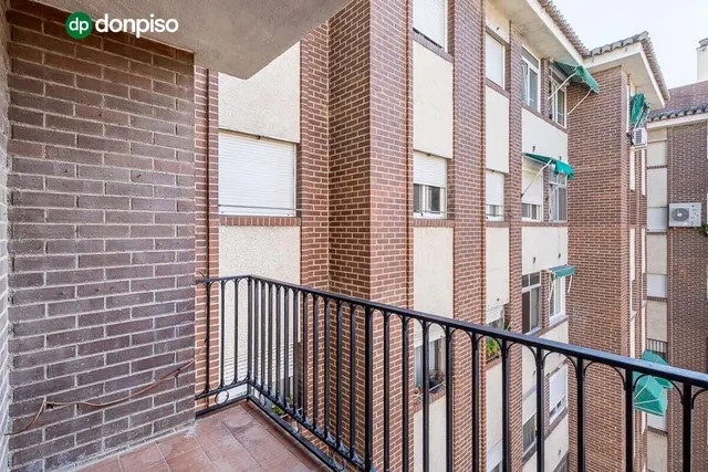 Espacio, luz y comodidad en una vivienda con grandes posibilidades en zona Alcampo — 4