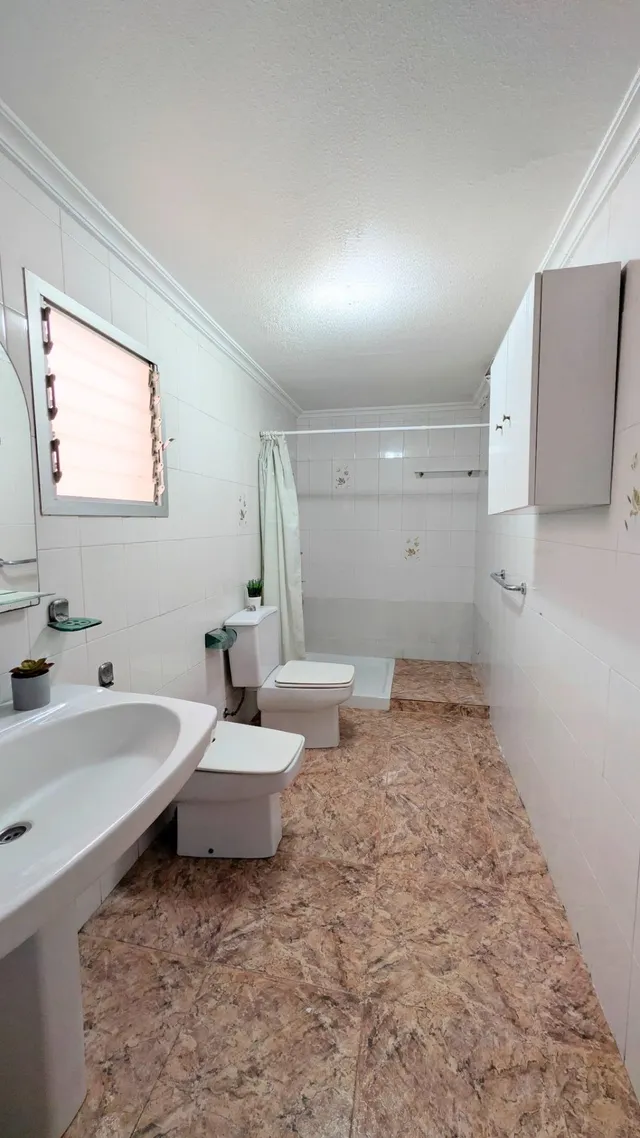 ¡Oportunidad única en la zona de Plaza de Barcelona!. Planta baja con entrada independiente y gran patio pisable. — 9