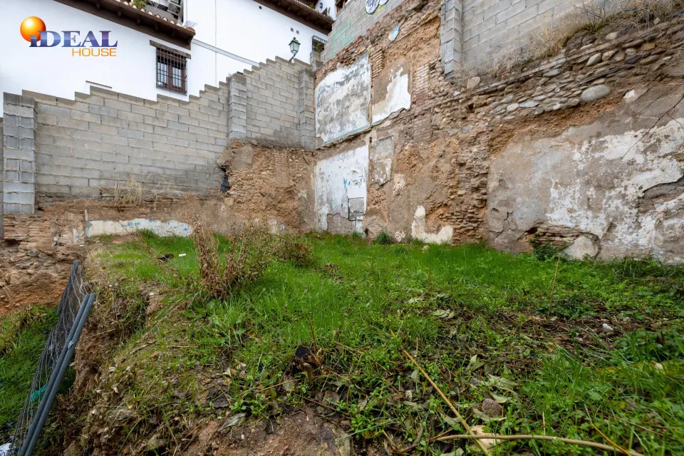 SE VENDE TERRENO URBANO PLURIFAMILIAR ZONA REAL DE CARTUJA Y JARDINES DEL TRIUNFO