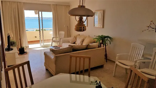 Primera linea de playa, vistas frontales al mar — 4