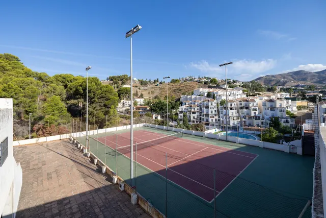 Dúplex de 4 dormitorios con vistas al mar, terraza y piscina en Velilla-Taramay — 47