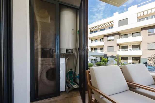 Moderno Apartamento en Orihuela Costa con Piscina y Terraza
