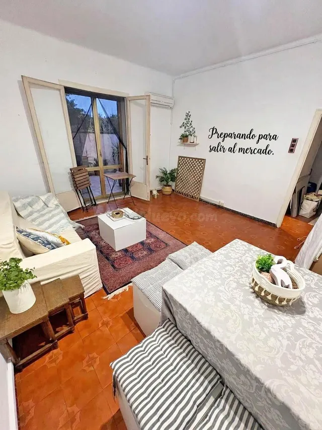 Piso exterior en planta baja con gran patio privado en Terrassa — 3