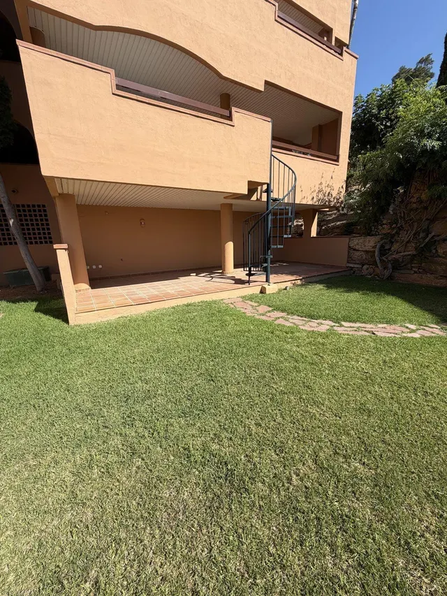 Exclusivo apartamento de 2 dormitorios con vistas panorámicas a la montaña en La Mairena 80m2 de jardin/50m2 de terraza — 26