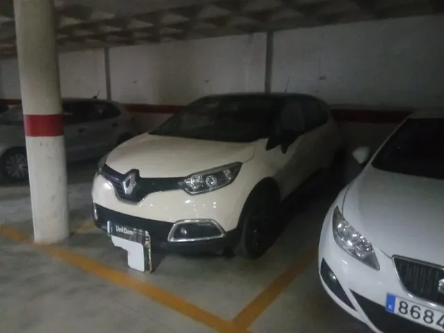 Plaza de garaje en en san basilio (el ranero) — 6