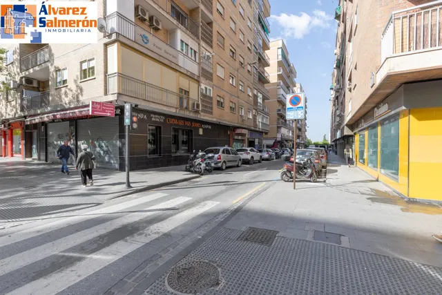 Piso con terraza y gran potencial junto a Camino de Ronda — 38