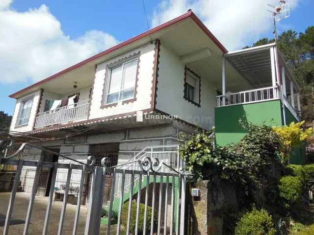 Casa Independiente con finca, sólida construcción y vistas d