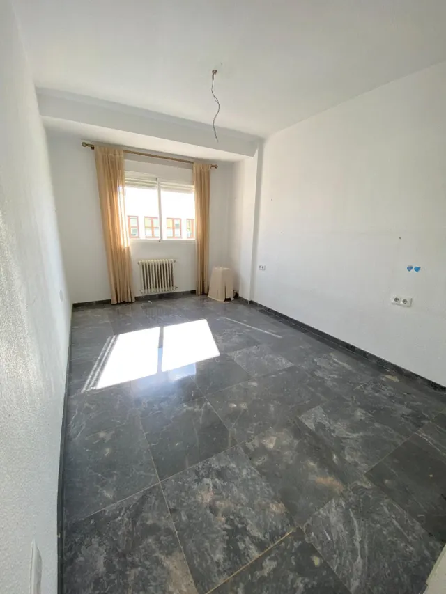 Alquiler de Piso con plaza de garaje y trastero, en Plaza Colón — 7
