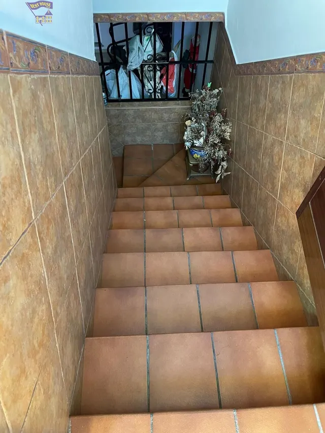SE VENDE CASA + LOCAL INDEPENDIENTE EN ZONA DE LA CUESTA DE LA RUJANA — 17