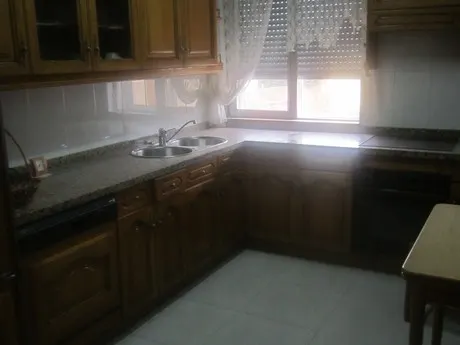 SE VENDE CASA EN VILLAMAÑAN, CON CALEFACCIÓN, GARAJE Y PATIO. — 8