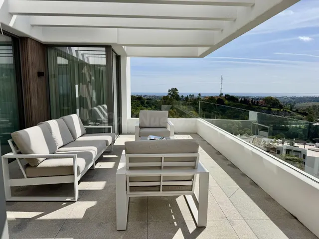 Ático de 2 Dormitorios en Venta en Los Arqueros, Benahavís - foto 3