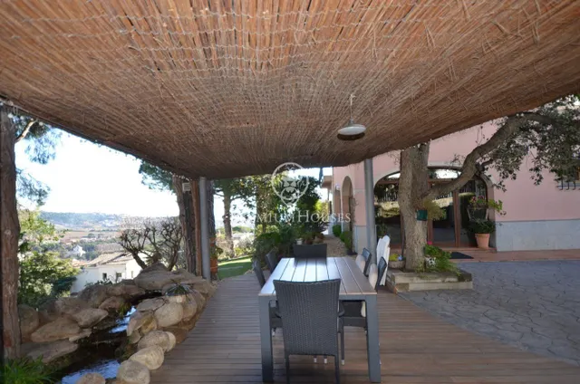 Casa con piscina en venta con vistas espectaculares en Alella — 11