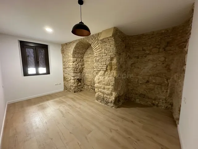 ESPECTACULAR PISO EXTERNO EN ALQUILER EN ZONA MAGDALENA - foto 2