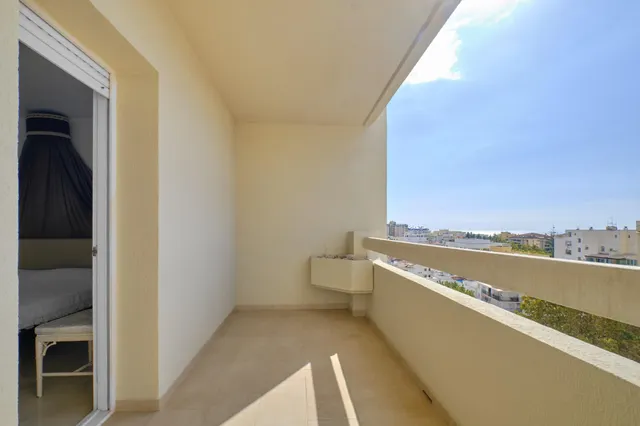 Amplio piso en el centro de Marbella – con vistas al mar y al Casco — 16