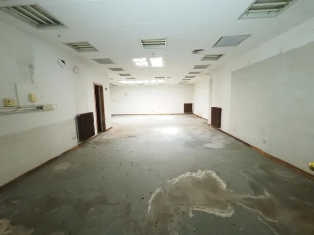 SE VENDE EDIFICIO EN MANLLEU - foto 4