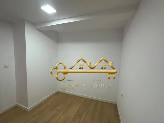 ¡PISO REFORMADO EN PLENO CENTRO! - foto 4