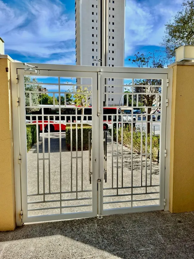 Apartamento reformado con vistas al mar, terraza y parking incluido en poniente, Benidorm — 35