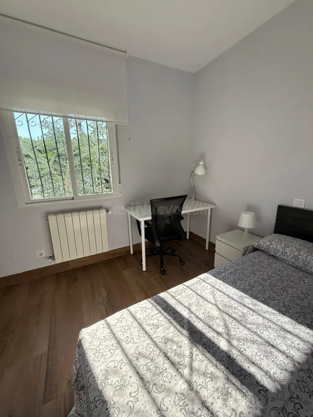 OPORTUNIDAD DE HABITACIÓN EN ALQUILER