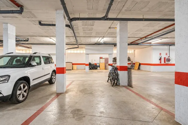 Amplio piso de 2 dormitorios y 2 baños con parking en Campos — 19