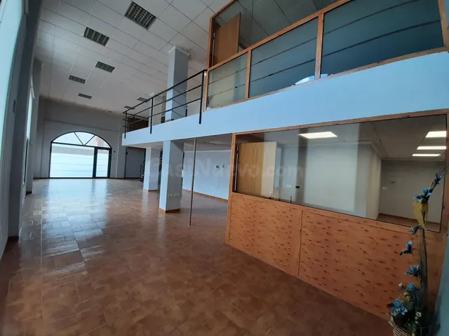 LOCAL COMERCIAL EN VENTA O ALQUILER — 3