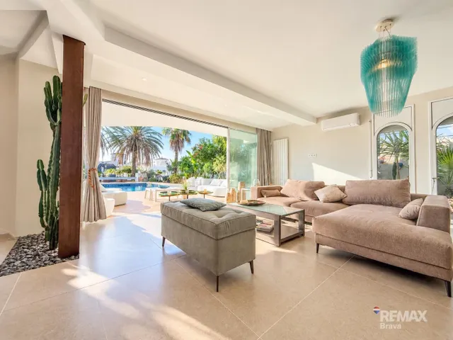 Espectacular villa con 6 suites, piscina y amarre privado en - foto 3