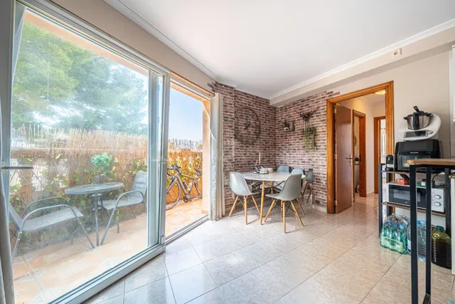 Vivienda de dos pisos en Cala Ratjada con accesos independie