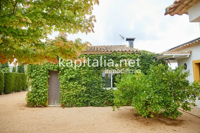 Chalet a la venta en Valencia — 25