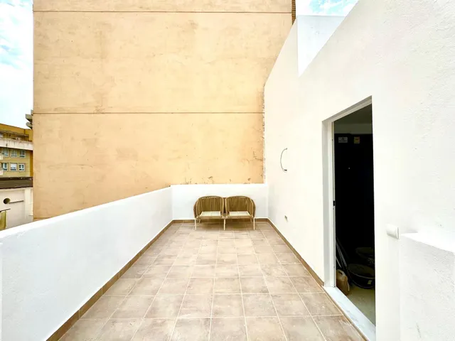 ESTUDIOS Y APARTAMENTOS DESDE 190.000 — 35