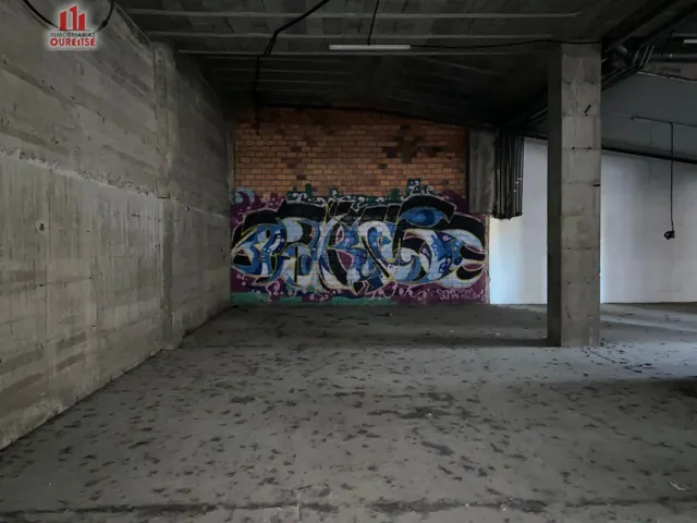 SE ALQUILA LOCAL COMERCIAL EN LA ZONA DE O COUTO — 15