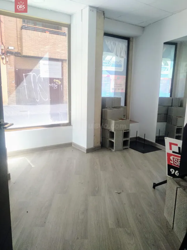 LOCAL COMERCIAL EN CALLE MARQUES DE VILLORES NUM 22 — 3