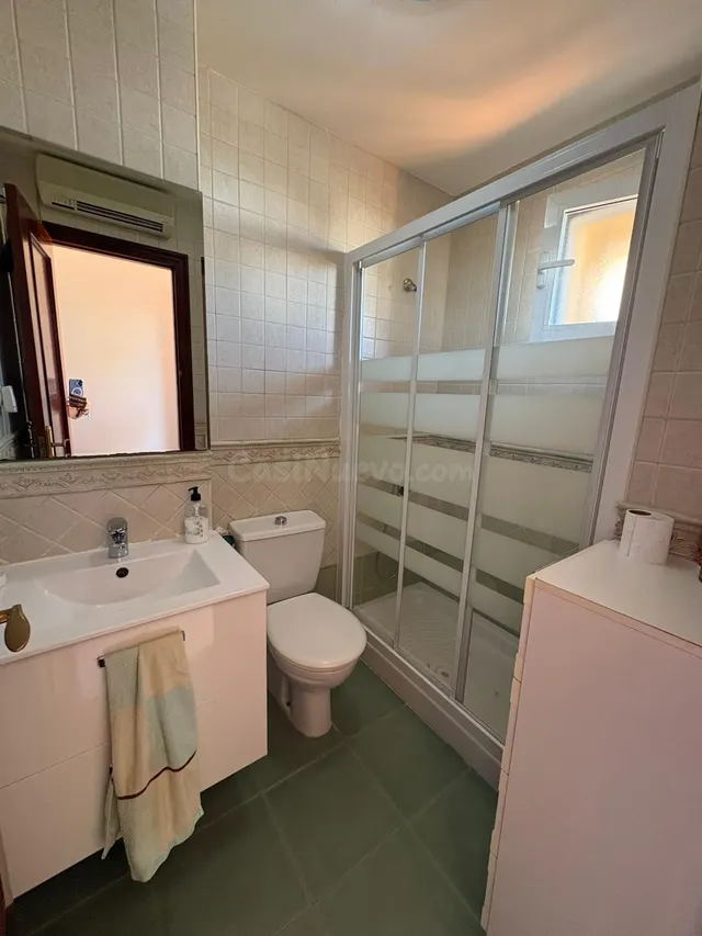 Amplia y Luminosa Vivienda con Atico en Ubicación Privilegiada Calle Vilches! — 13