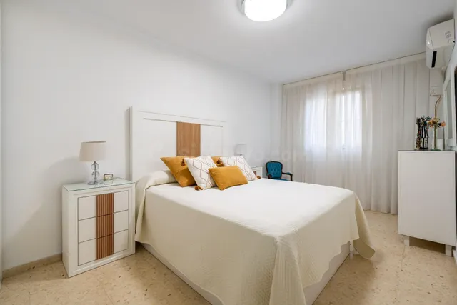 Amplia vivienda centrica en una de las mejores zonas de Almeria — 4