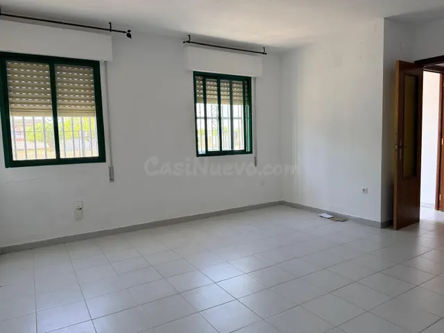 CASA EN VALDELAZADA