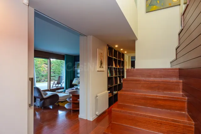 Exclusiva vivienda de diseño con piscins privada y jardín en - foto 5