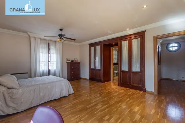 INCREÍBLE CHALET INDEPENDIENTE EN ZONA PRIVILEGIADA — 21