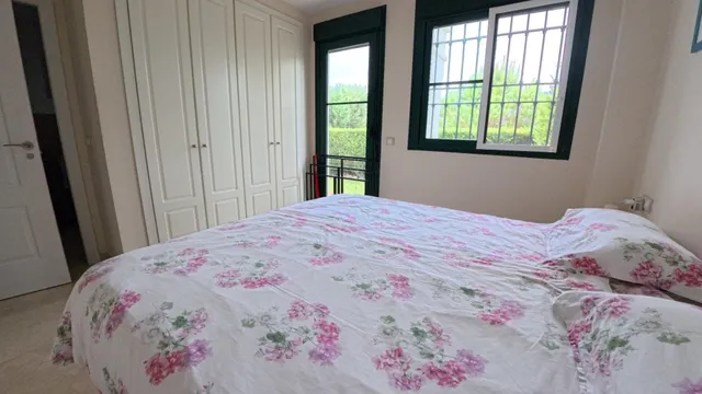 Apartamento de planta baja de esquina con 2 dormitorios con jardin y vistas parciales al mar — 16