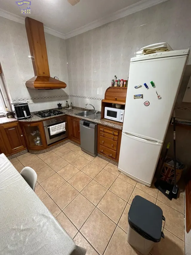 SE VENDE CASA EN ZONA DEL BARRIO BAJO — 4