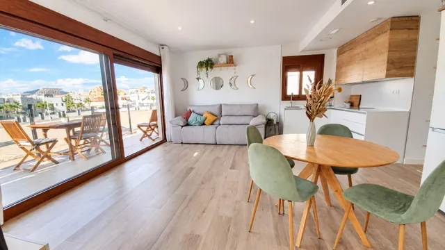 ¡¡en el alamillo a 150 metros del mar!! 2 hab + solárium con jacuzzi y vistas 360º panorámicas — 6