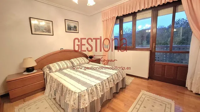 CASA ADOSADA, DISPUESTA PARA ENTRAR A VIVIR. HAZAS DE CESTO. — 34