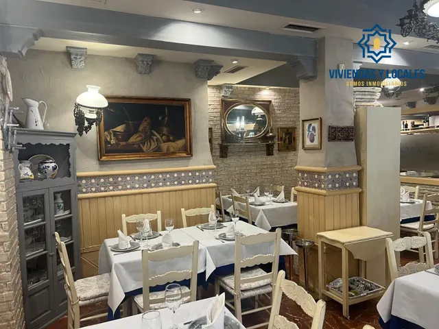 SE TRASPASA RESTAURANTE TOTALMENTE INSTALADO Y FUNCIONANDO JUNTO PLAZA DE GRACIA Y CALLE RECOGIDAS — 7