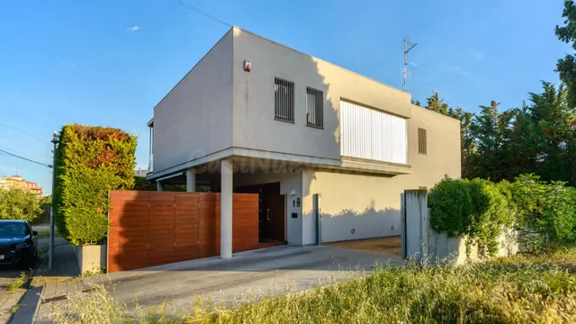 Exclusiva vivienda de diseño con piscins privada y jardín en - foto 2