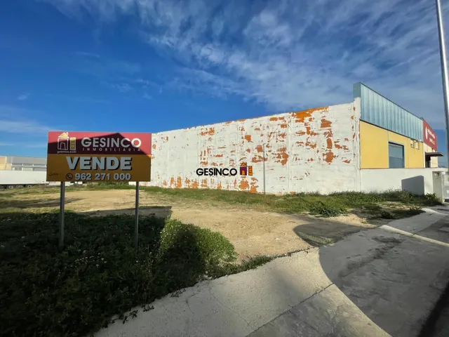 PARCELA DE SUELO INDUSTRIAL EN GENOVÉS — 2