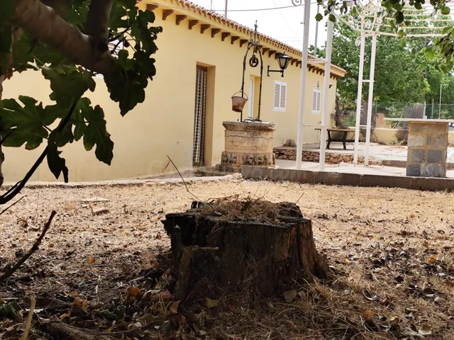 Espectacular villa con piscina y amplios jardines en los urrutias — 32