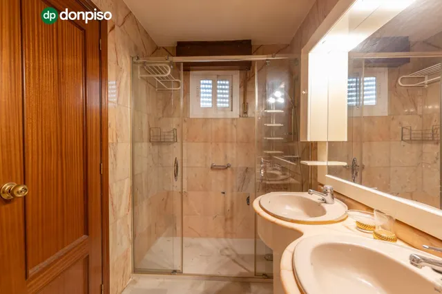 Exclusiva vivienda con piscina en la zona del Serrallo con piscina comunitaria — 30