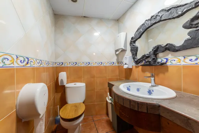 VENTA DE RESTAURANTE EN CENTRO HISTÓRICO DE ALMERÍA — 16