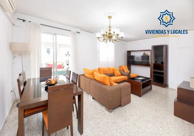 ¡Oportunidad única! Ático de 4 dormitorios y 2 baños con gran terraza frente al Colegio Agustinos (Arabial) — 11