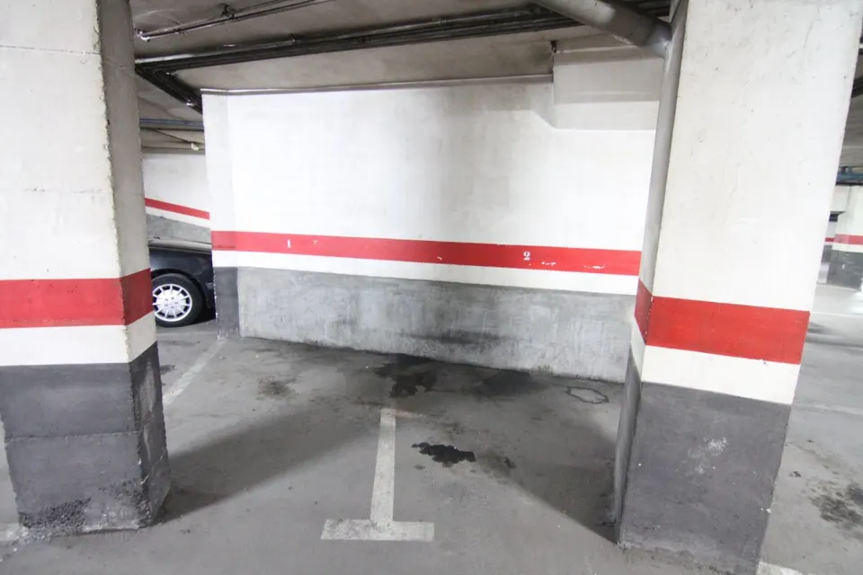 Plaza de parking de moto en pleno centro