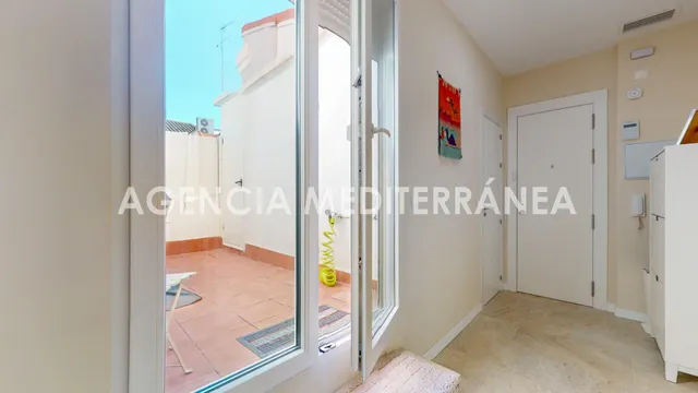 ¡Espectacular ático totalmente reformado y amueblado con terraza en Extramurs! — 11