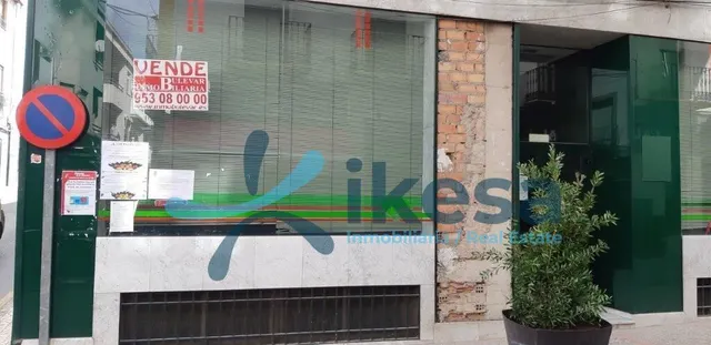 Venta de Local Comercial en Valdepeñas de Jaén. - foto 2